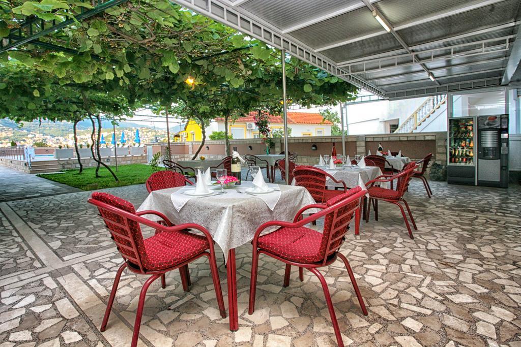 Apartments Obala - Katic Херцег Нови Екстериор снимка